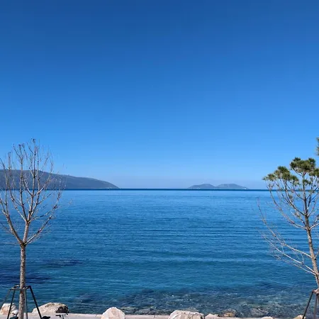 Lägenhet Bel A Louer A Lungomare *